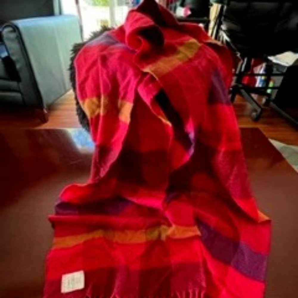 NWOT, OSFM PINK PLAID SCARF